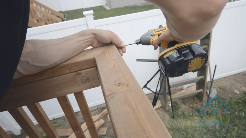 Choosing the Right Materials for Your Deck Railing